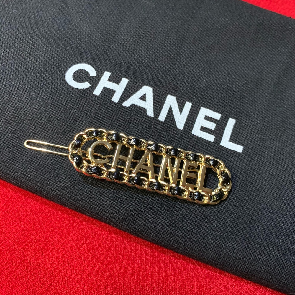 Cute Hair Clip 🖤 Chanel